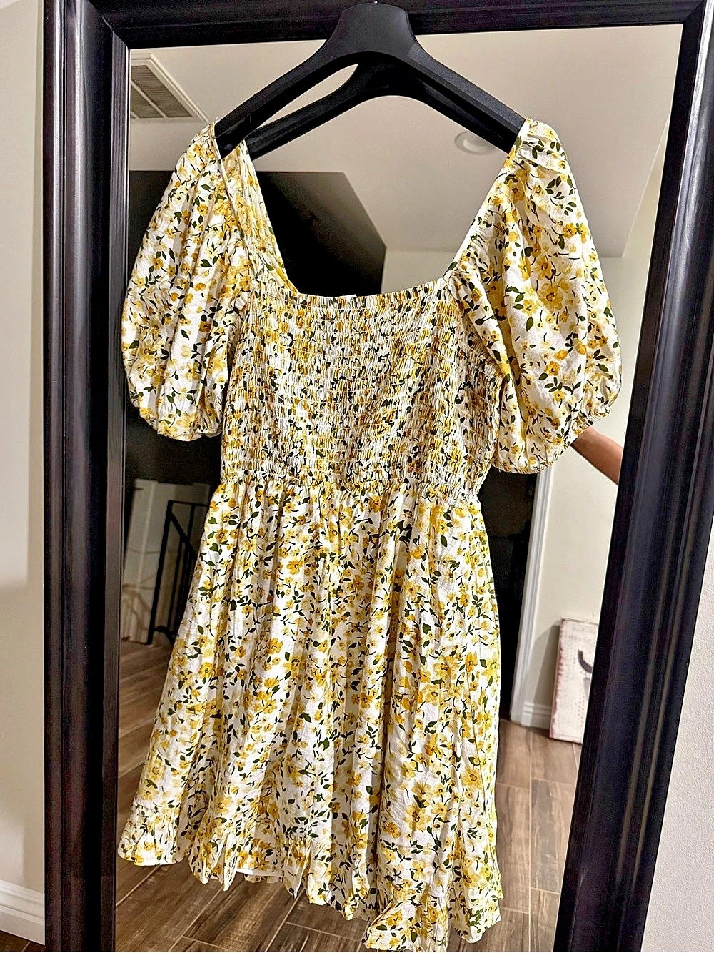 Sienna Sky - Floral Puff Sleeve Mini Dress in Yellow & White Size Large